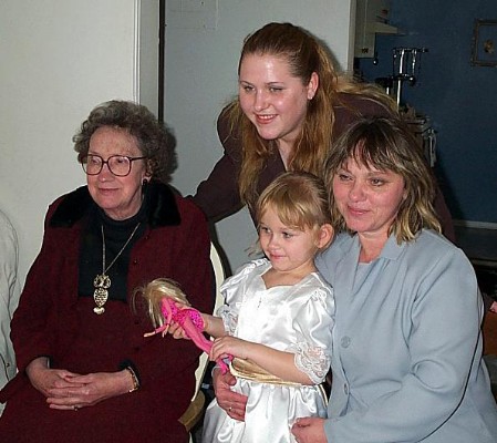 GrandmaTowriss,Mandy,Lydia&Barb